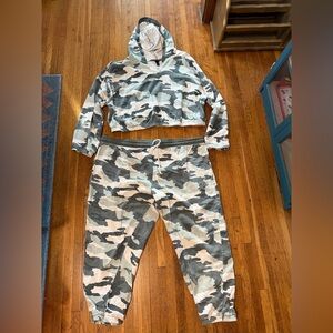 Wild Fable Camouflage Jogger Set 3X